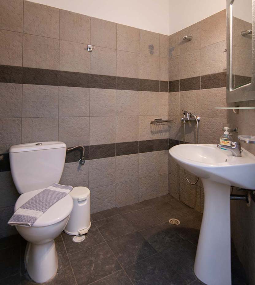 Το μπάνιο στο διαμέρισμα 4