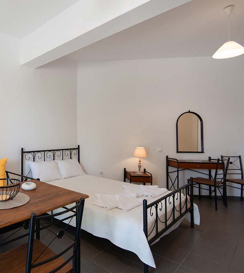 Υπνοδωμάτιο με διπλό κρεβάτι